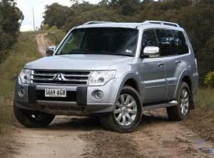 Mitsubishi-Pajero-fotos-300x222 2024