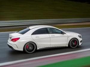 mercedes-benz-cla-fotos-300x225 2024