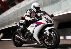 honda-cbr-1000-rr-fireblade-fotos-300x208 2024